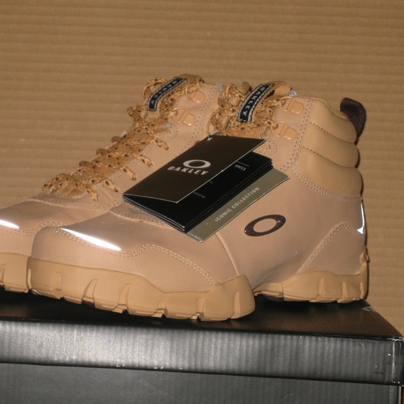 Oakley Other - SOLD!!!  Oakley Men's Military Combat Boot   Tan